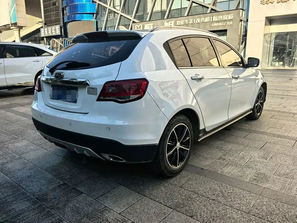 Geely Emgrand — миниатюра 4