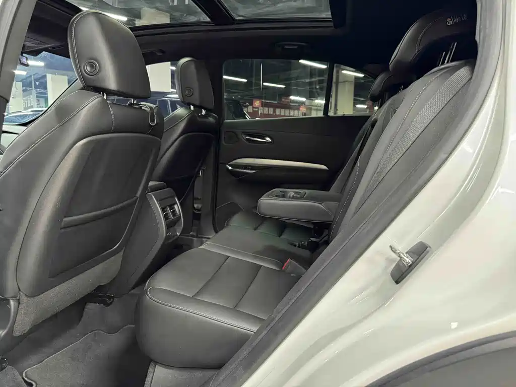 Cadillac XT4 — миниатюра 9