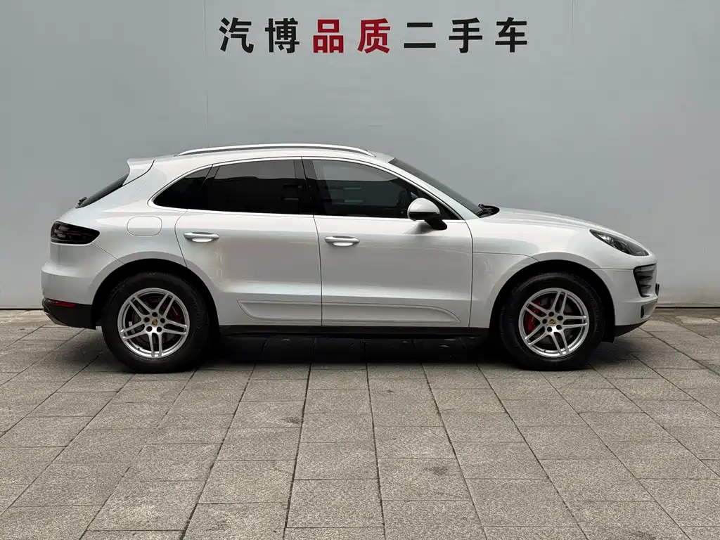 Porsche Macan — миниатюра 4