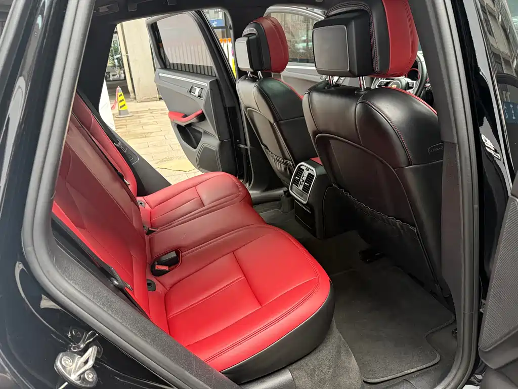 Porsche Macan — миниатюра 12
