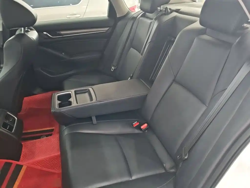 Honda Accord — миниатюра 17