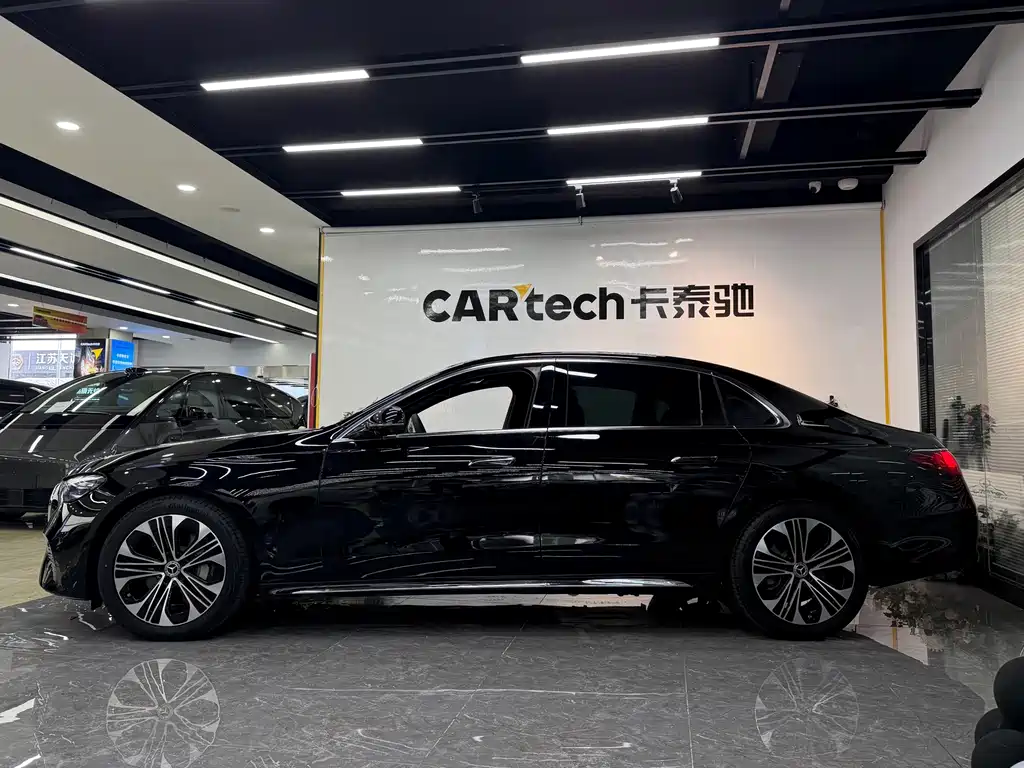 Mercedes-Benz E-Class — миниатюра 4