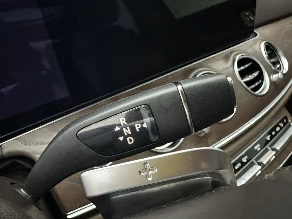 Mercedes-Benz E-Class — миниатюра 17