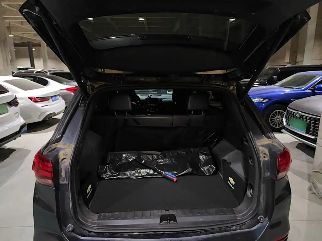 Chevrolet Equinox — миниатюра 18