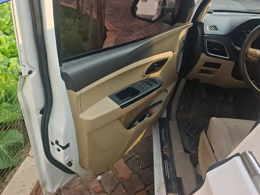 Wuling Hongguang — миниатюра 7