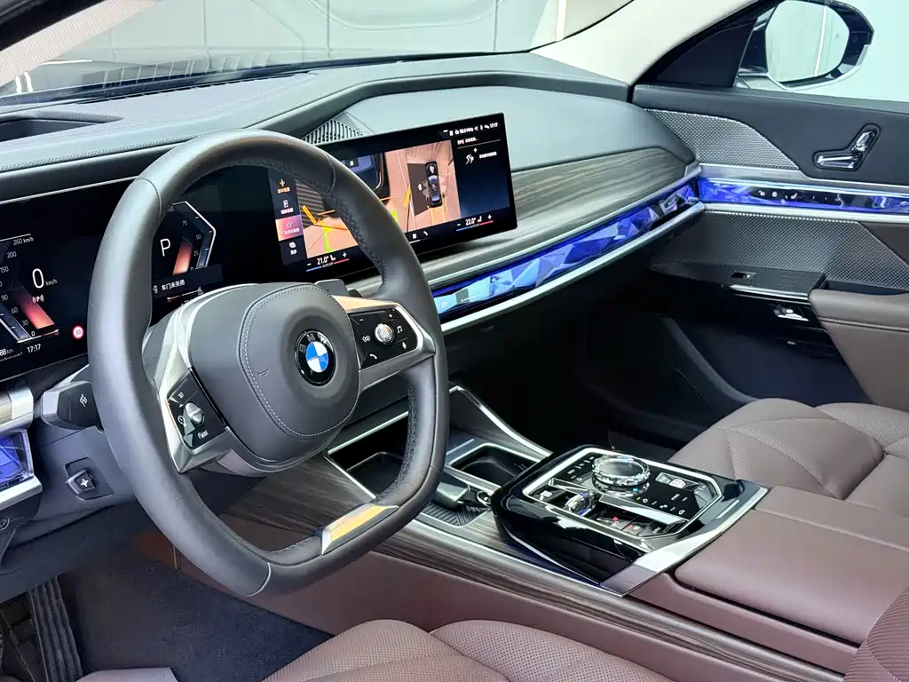 BMW 7 Series — миниатюра 5