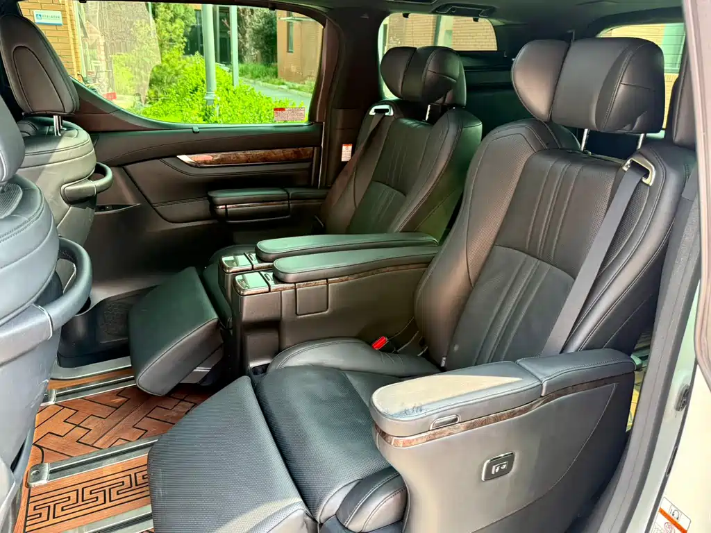 Toyota Vellfire — фотографии объявления, Фото 10