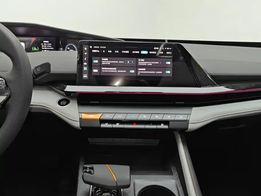 Changan UNI-V iDD — миниатюра 13