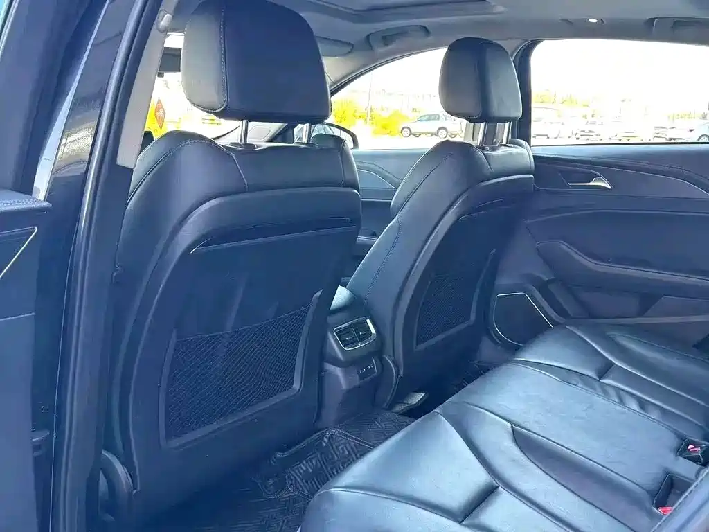 Hongqi Hongqi H5 — миниатюра 5