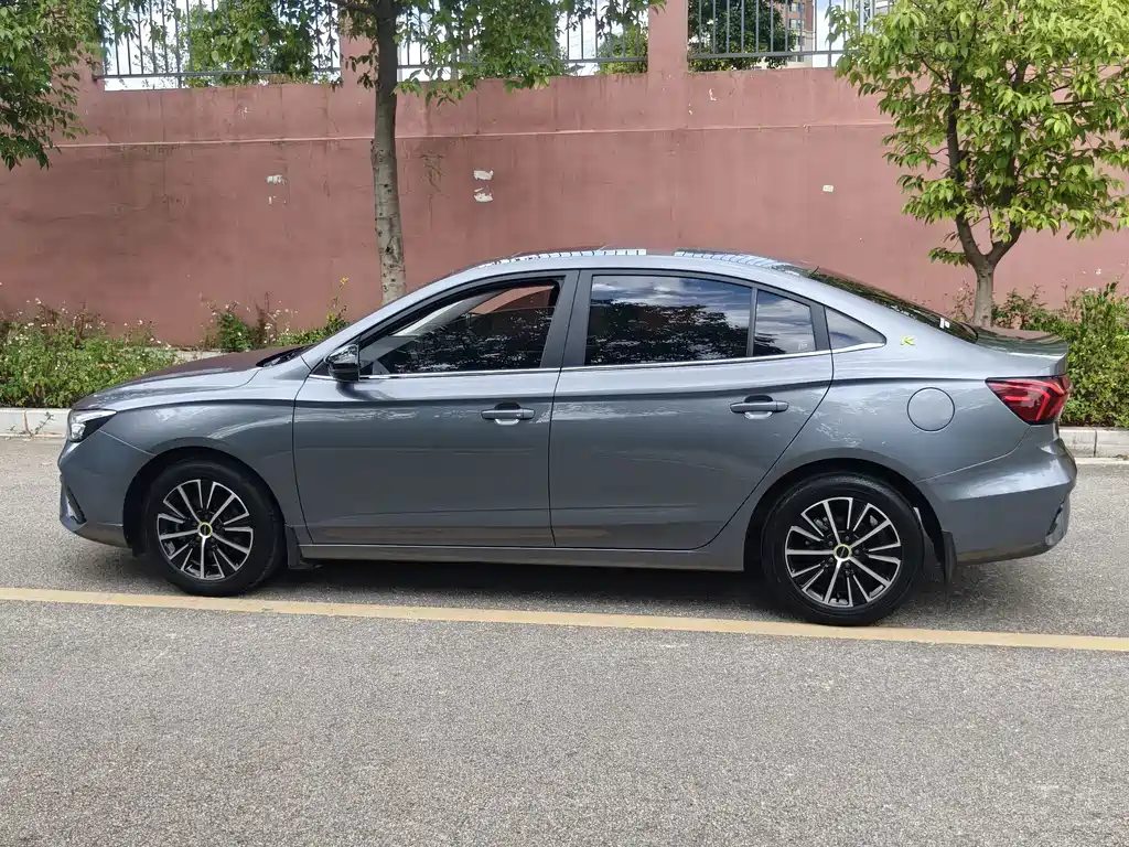 Roewe i5 — миниатюра 5
