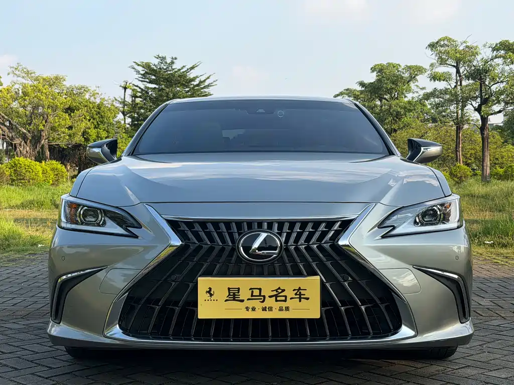 Lexus ES — миниатюра 2