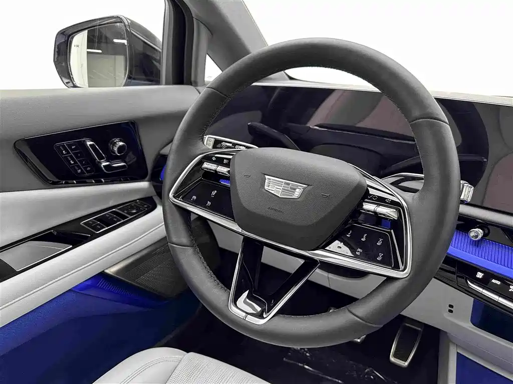 Cadillac IQ — миниатюра 9