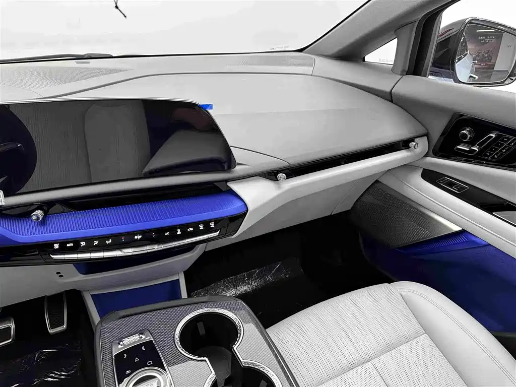 Cadillac IQ — миниатюра 13