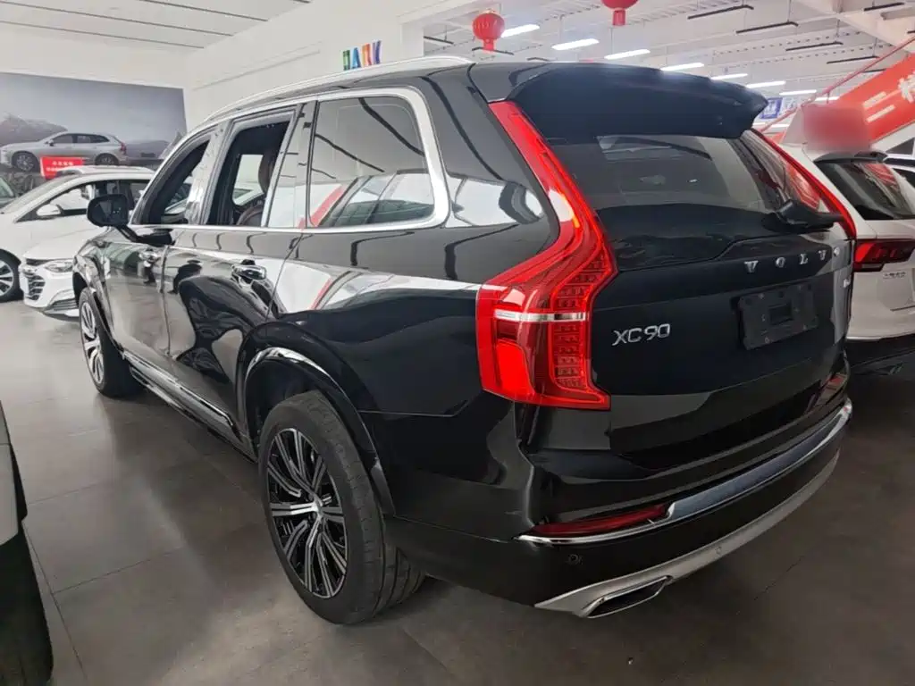 Volvo XC90 — миниатюра 5
