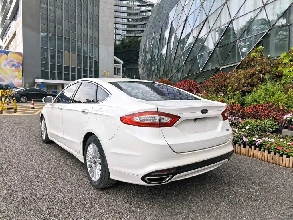Ford Mondeo — миниатюра 8