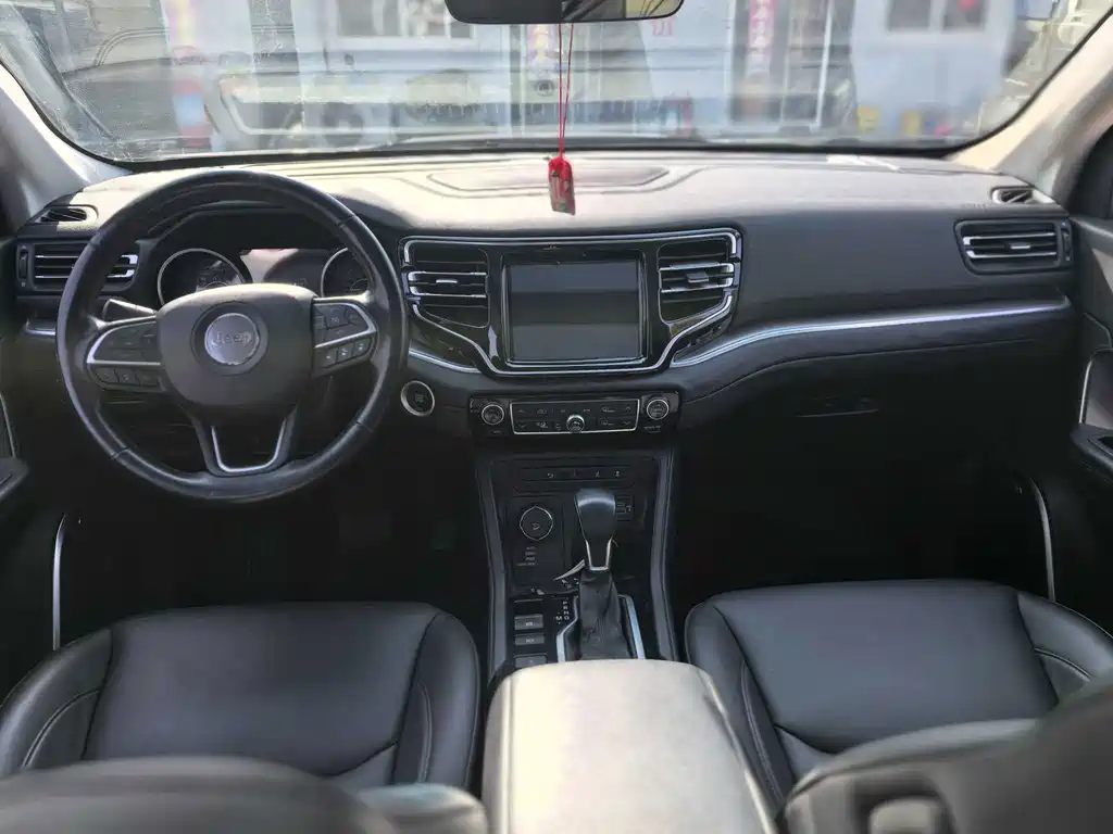 Jeep Grand Commander — миниатюра 20