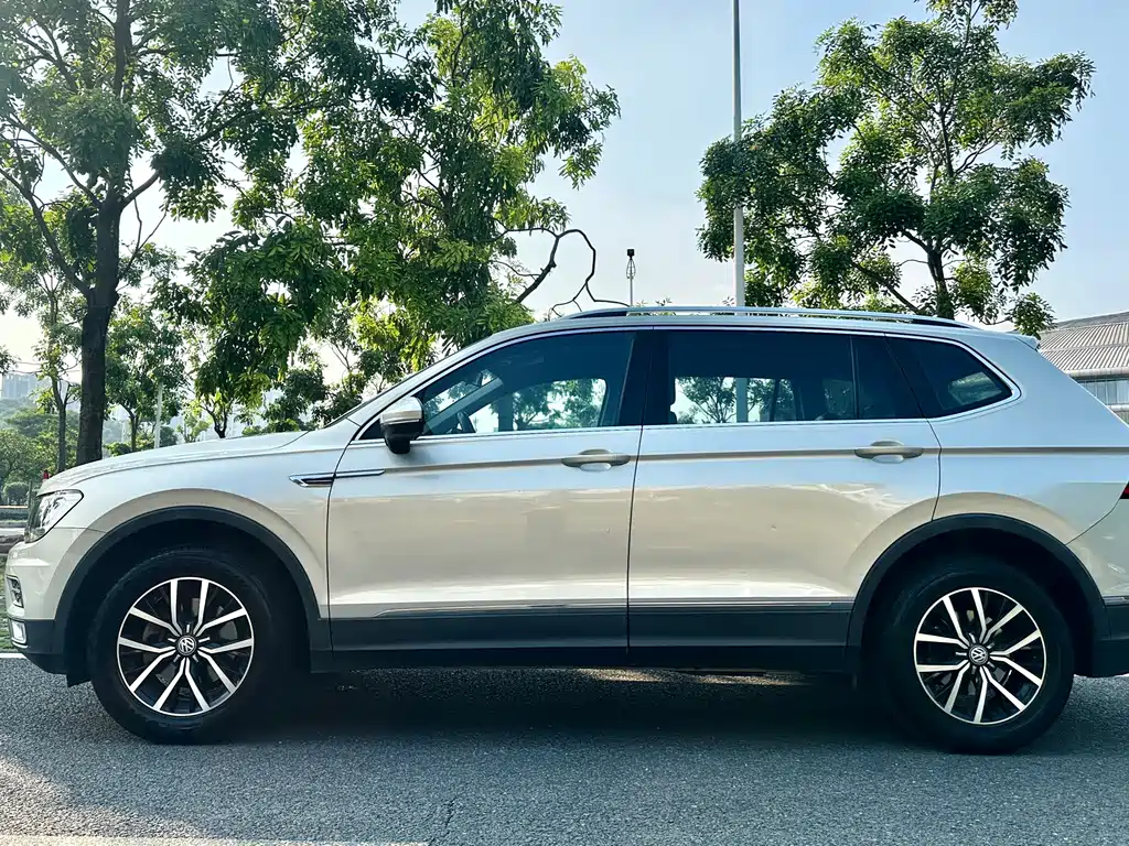 Volkswagen Tiguan L — миниатюра 4