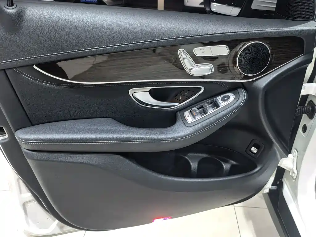 Mercedes-Benz GLC — миниатюра 7