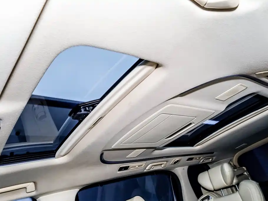 Toyota Alphard — миниатюра 21