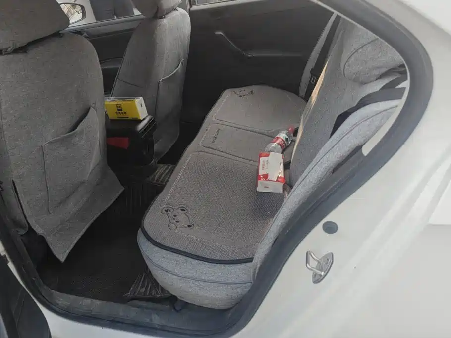 Volkswagen Santana — миниатюра 11