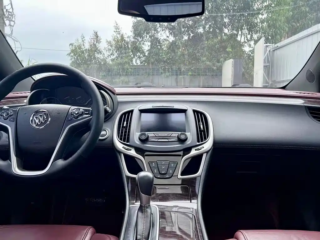 Buick LaCrosse — миниатюра 11