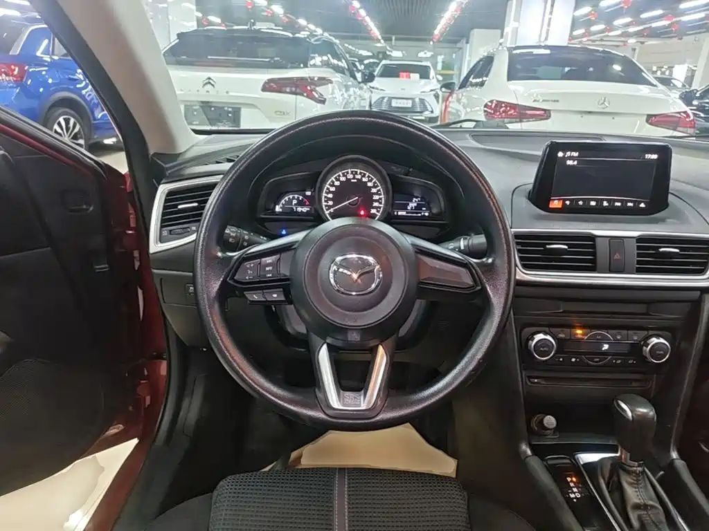 Mazda 3 Axela — миниатюра 11