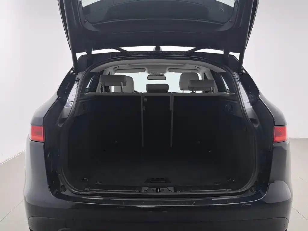 Jaguar F-PACE — миниатюра 16