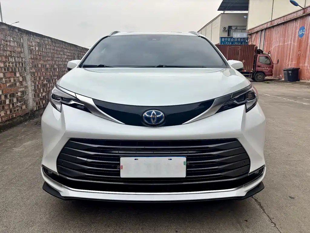 Toyota Sienna 2021 2.5L Luxury
