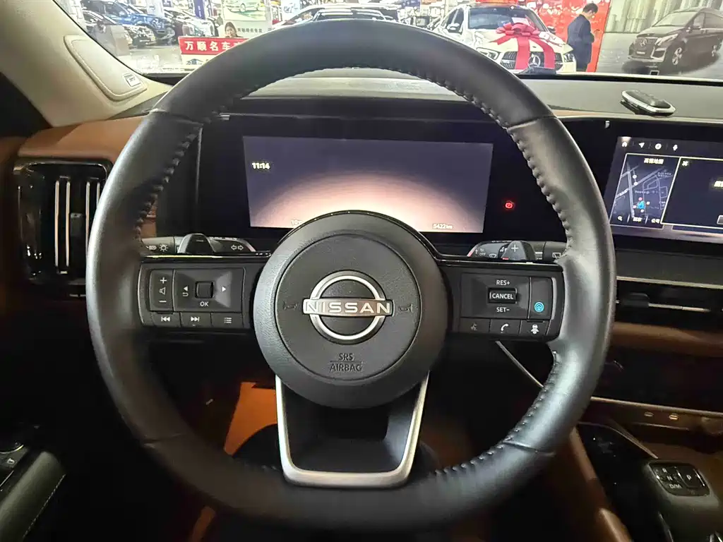 NISSAN EXPLORING THE LAND