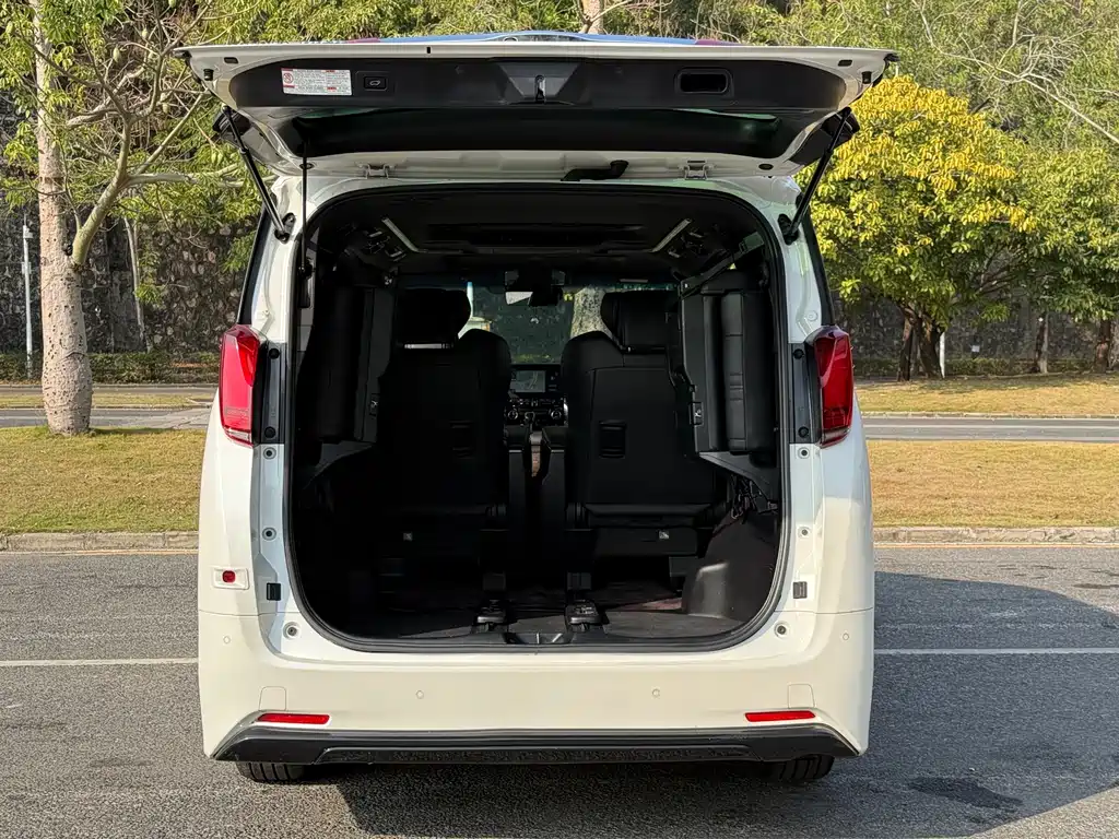 Toyota Alphard — фотографии объявления, Фото 15