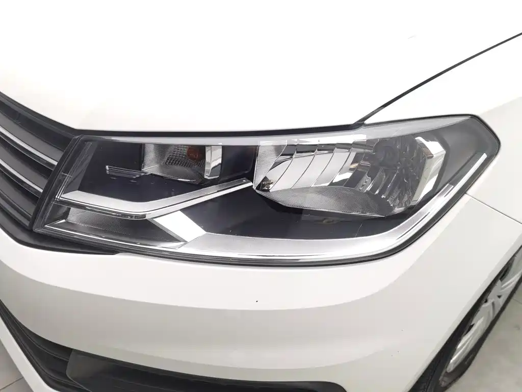 Volkswagen Santana — миниатюра 7