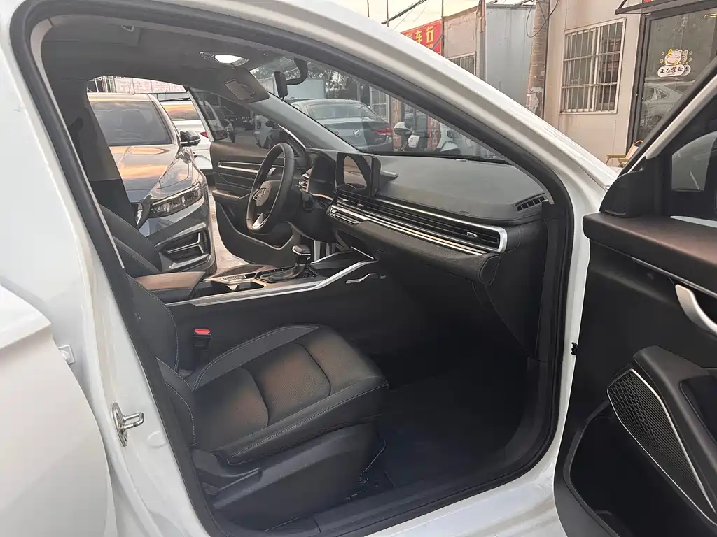 Geely Emgrand — миниатюра 10