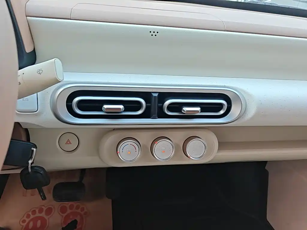 Wuling MINIEV — миниатюра 13