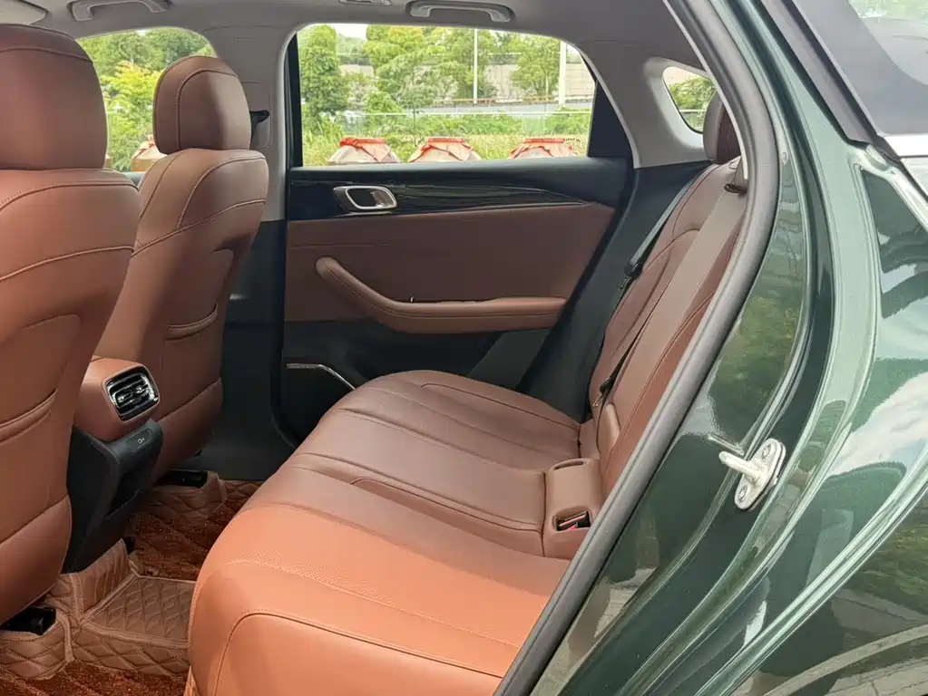 Geely Emgrand 2026 5 1.5T DCT Flagship