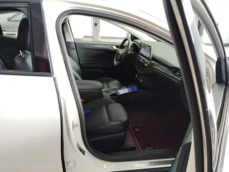 Ford Focus Active — миниатюра 8