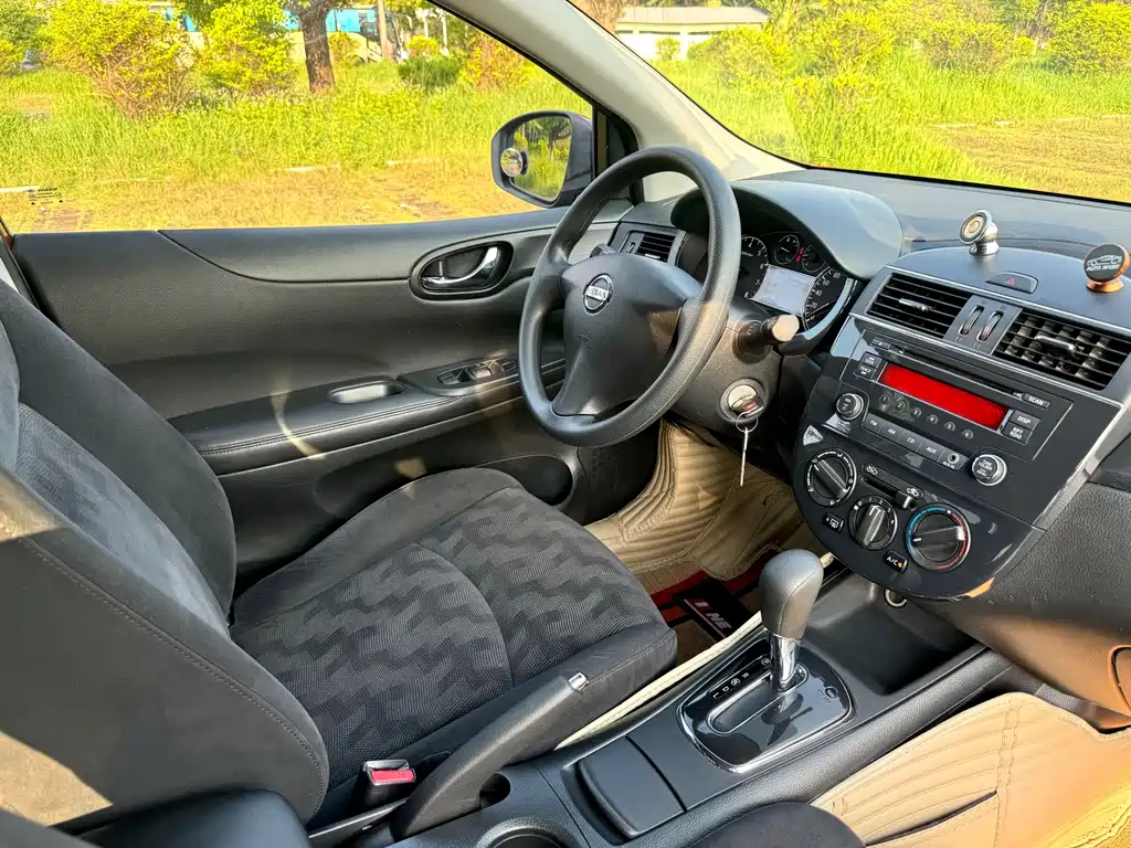 Nissan Tiida — миниатюра 8