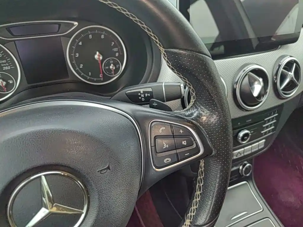 Mercedes-Benz B-Class — миниатюра 10