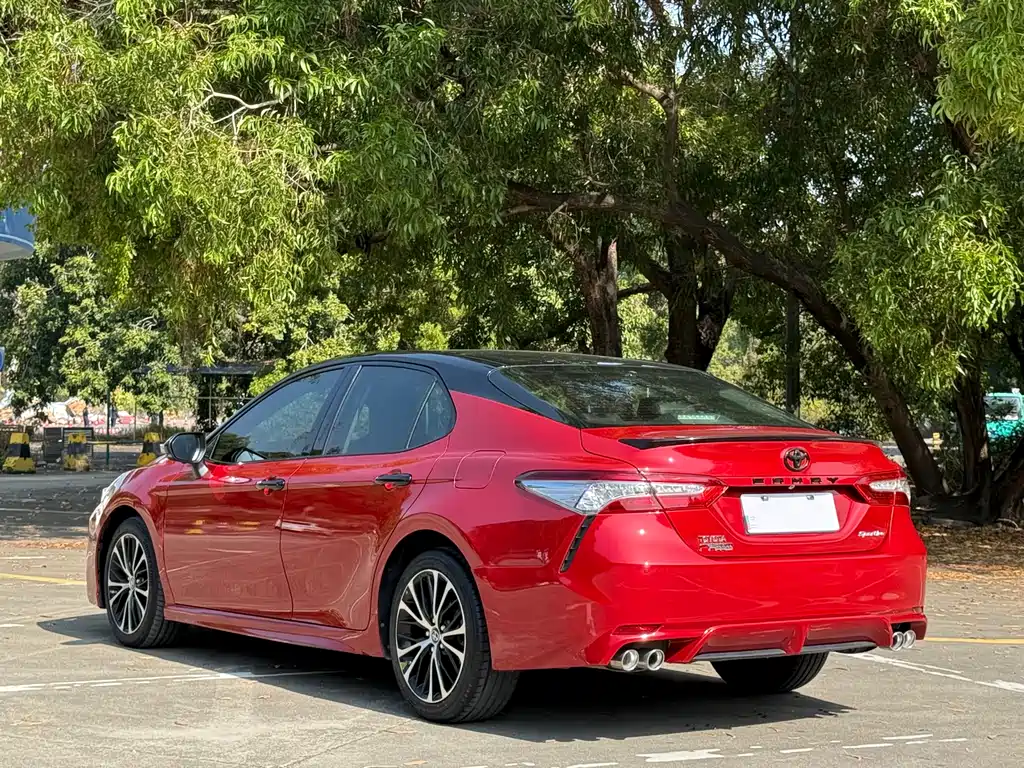 TOYOTA CAMRY