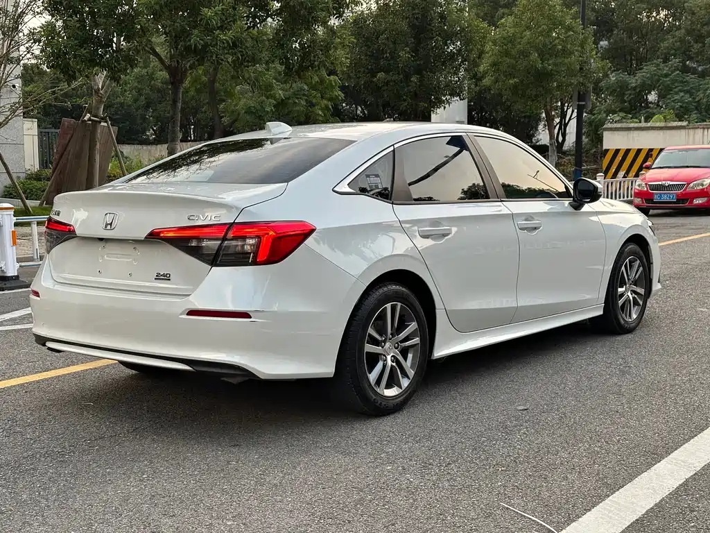 Honda Civic — миниатюра 9