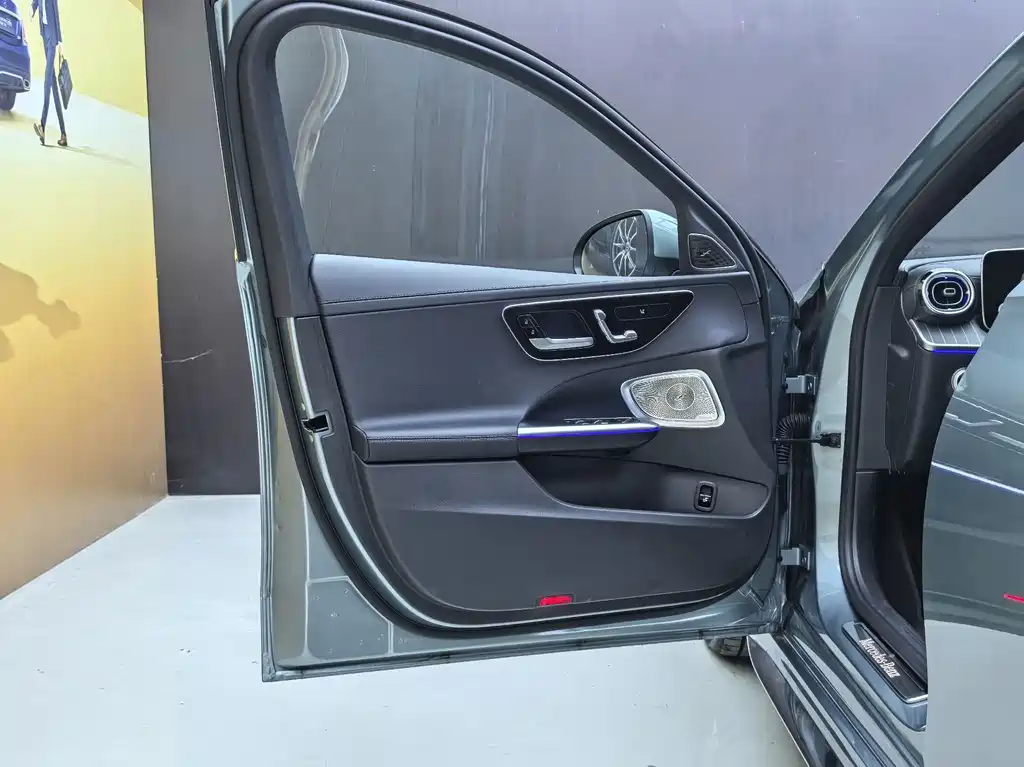 Mercedes-Benz C-Class — миниатюра 15