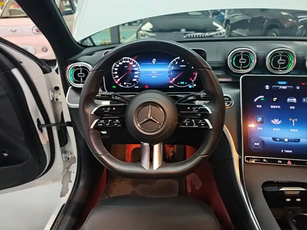Mercedes-Benz C-Class — миниатюра 11