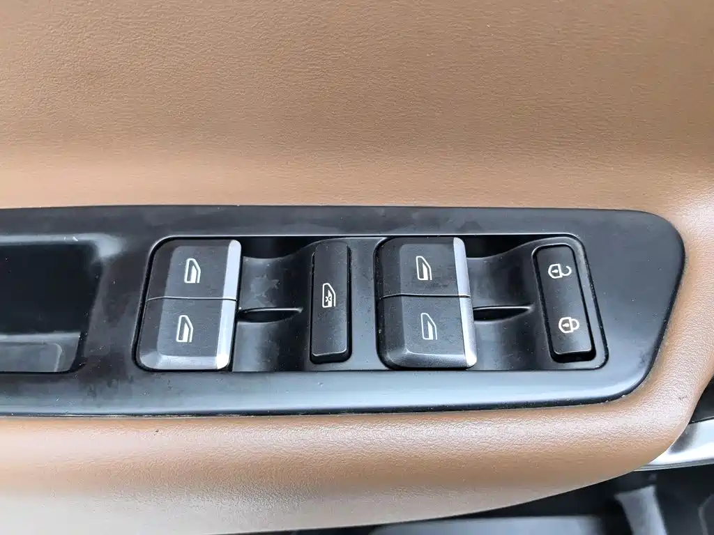 Geely Boyue — миниатюра 9