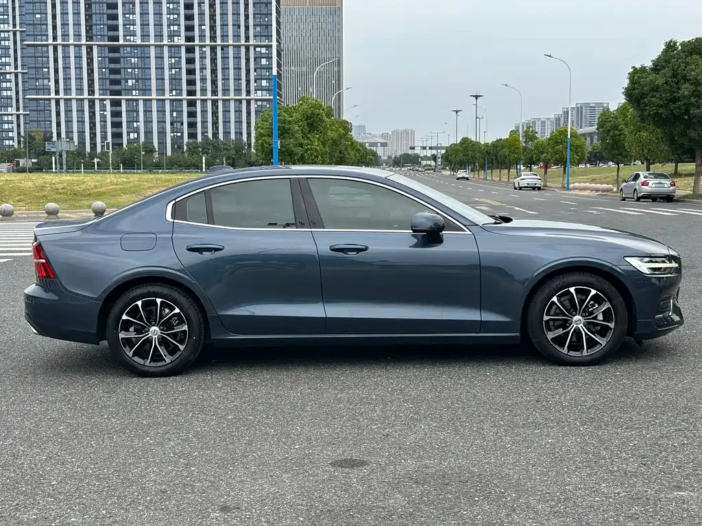 Volvo S60 — миниатюра 4