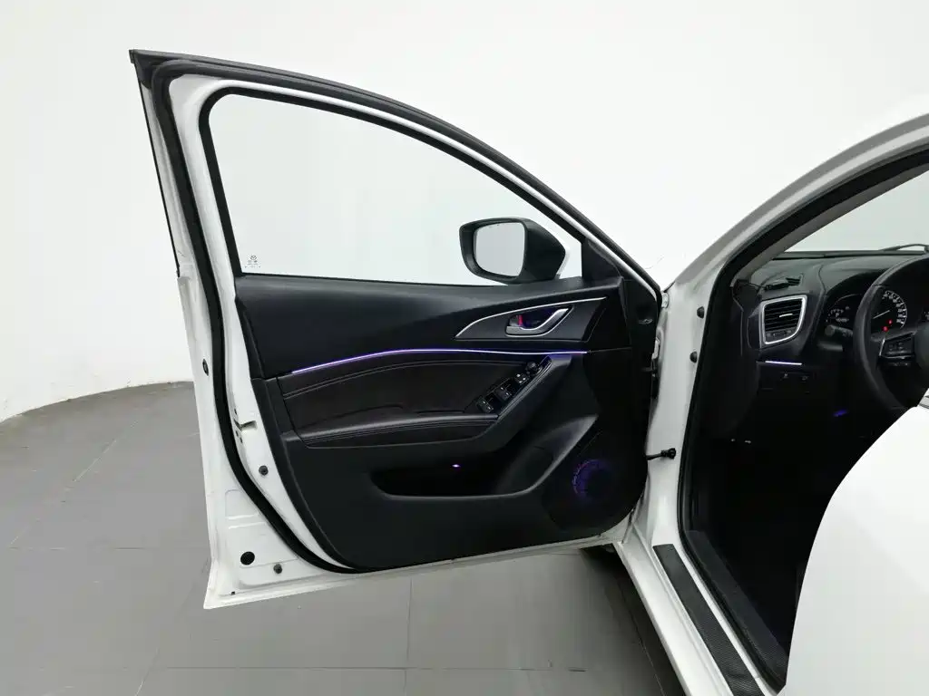 Mazda 3 Axela — миниатюра 8