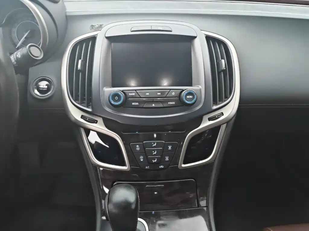 Buick LaCrosse — миниатюра 13