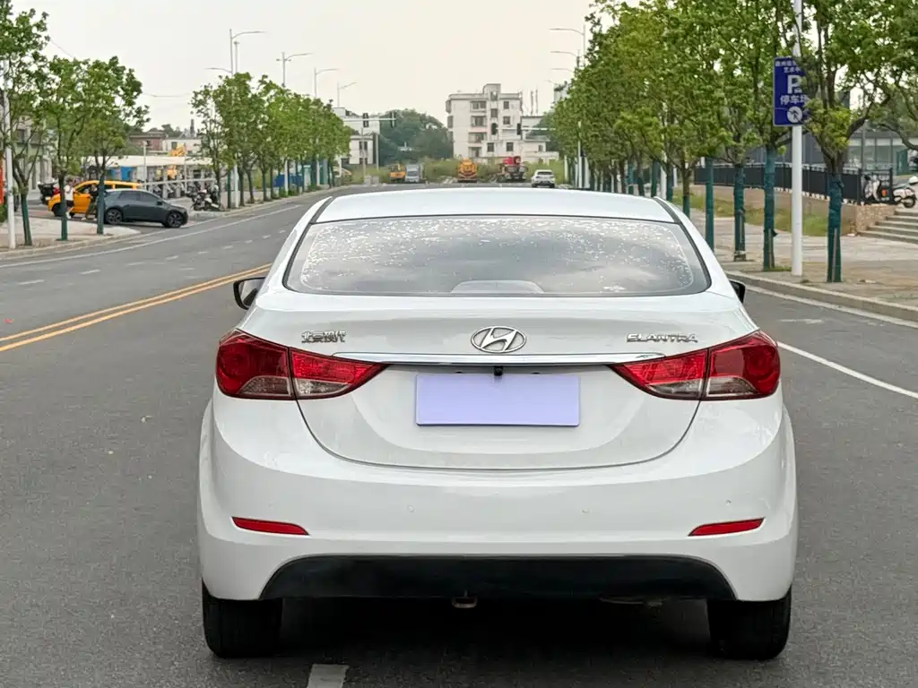 Hyundai Elantra Langdong — миниатюра 9