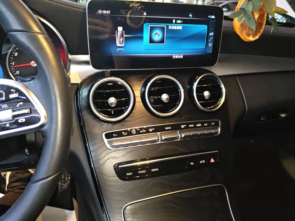 Mercedes-Benz C-Class — миниатюра 13