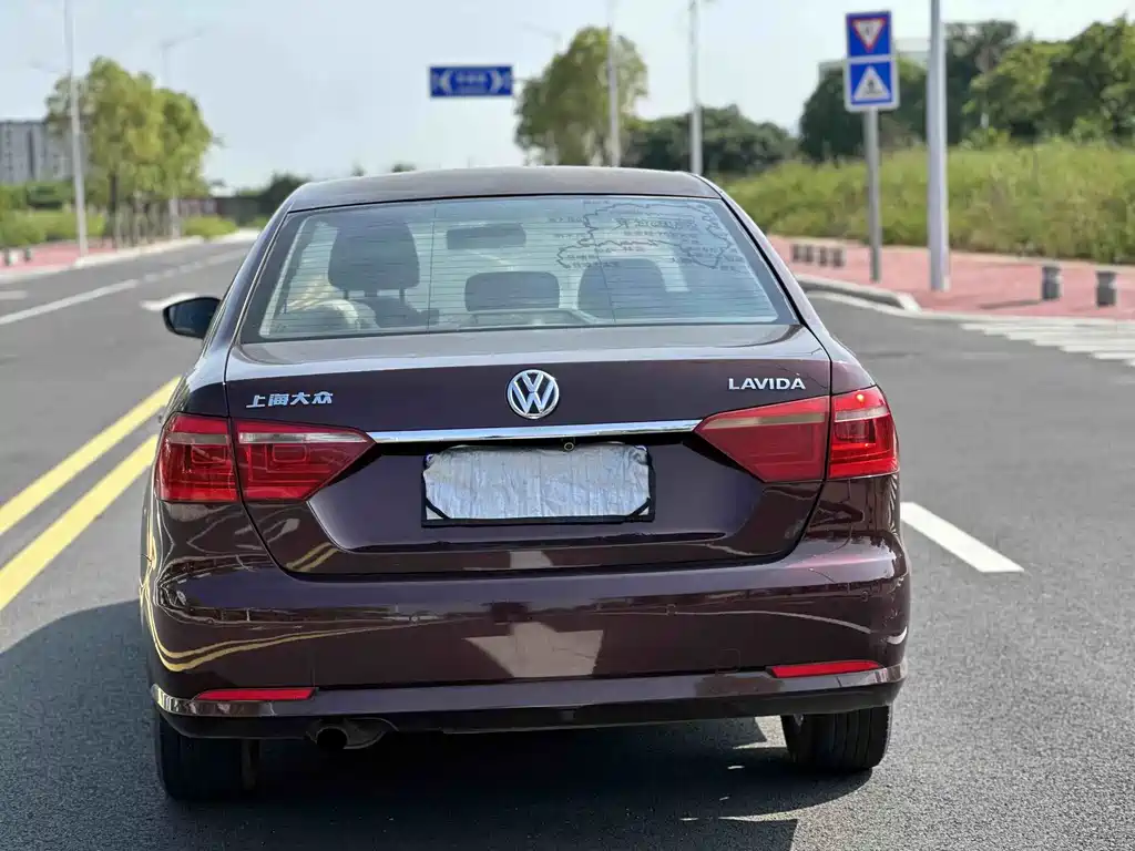 Volkswagen Lavida — миниатюра 8