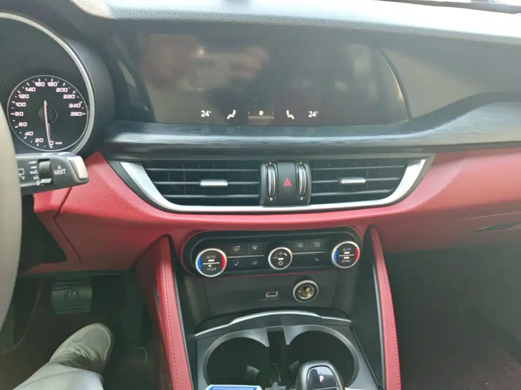 Alfa Romeo Stelvio — миниатюра 13