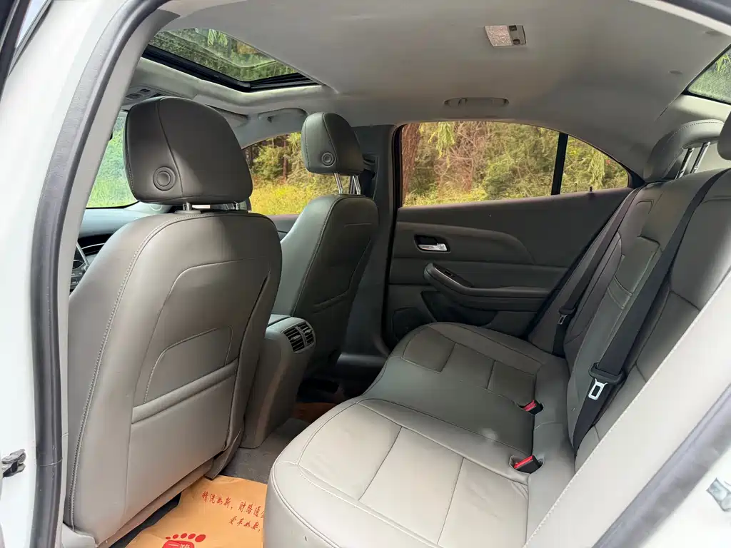 Chevrolet Malibu 2012 2.0L AT Luxury